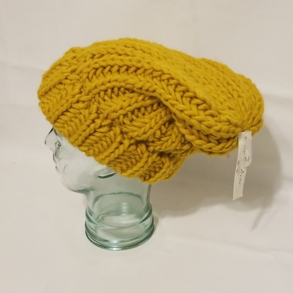 Isoldi Irene Accessories - Isoldi Irene women's yellow beanie